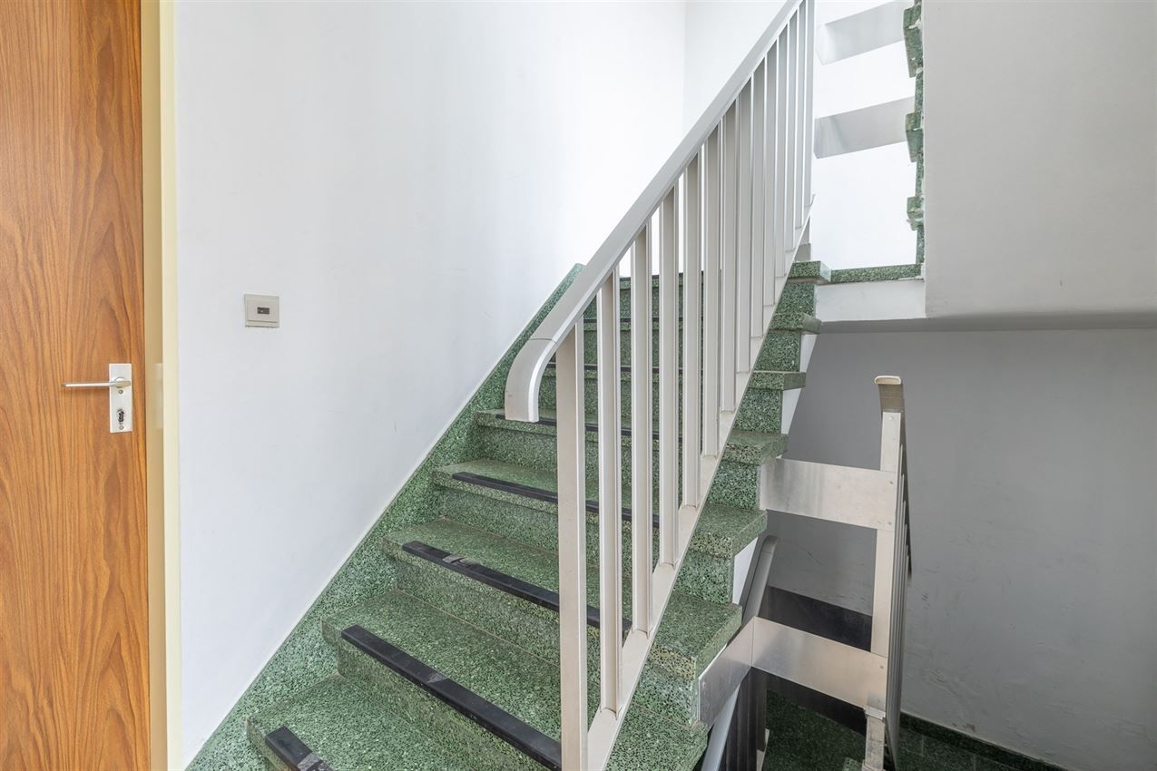 Gerenoveerd tweeslaapkamerappartement foto 29