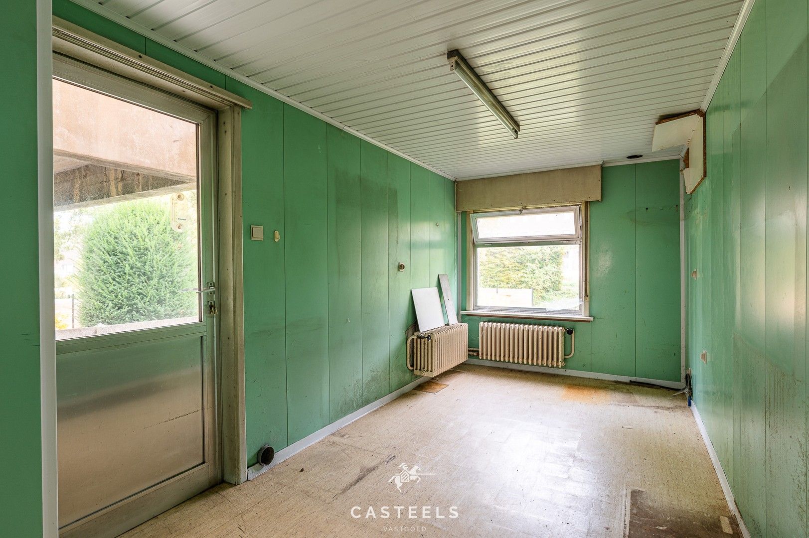 Ruime, te renoveren woning te koop in Gent foto 6