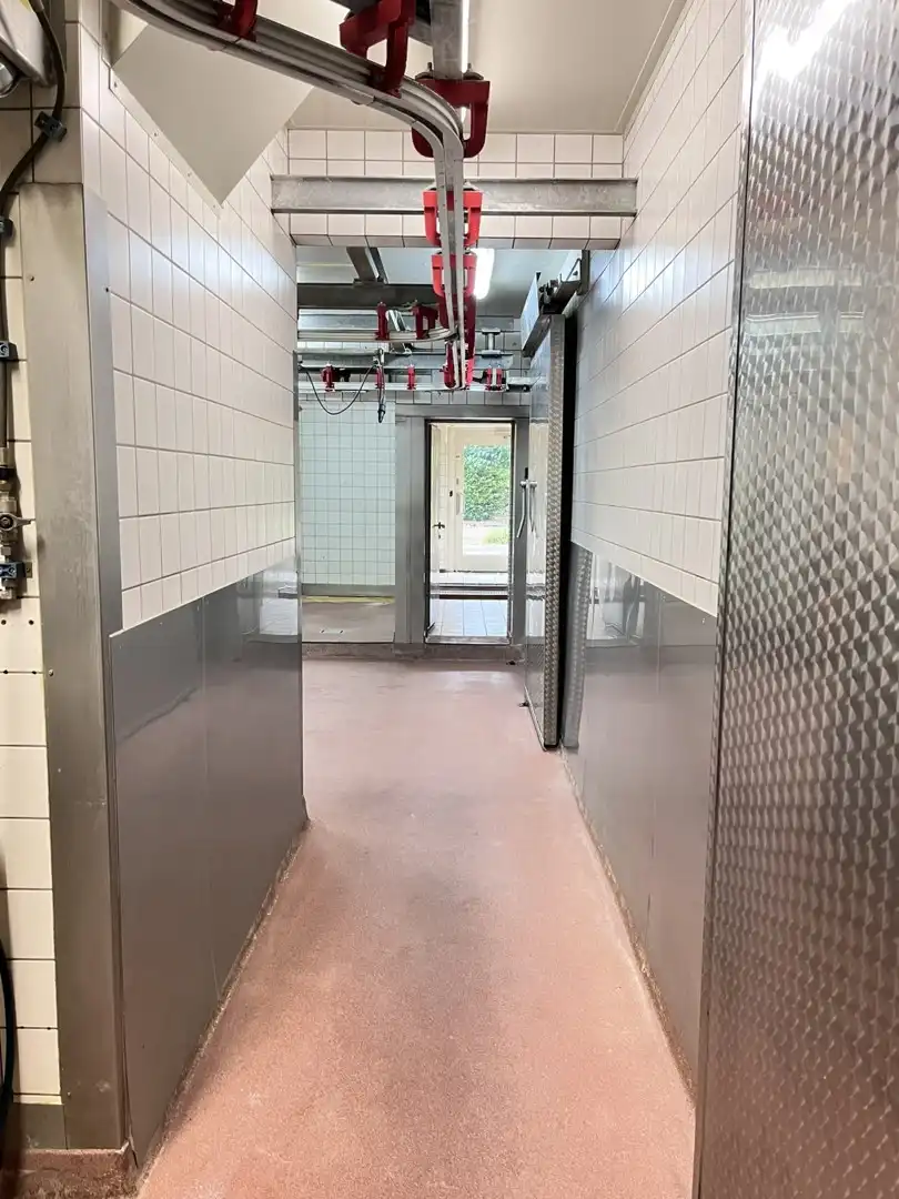 Gelijkvloerse koel- en handelsruimtes met laad- en loskade foto 24