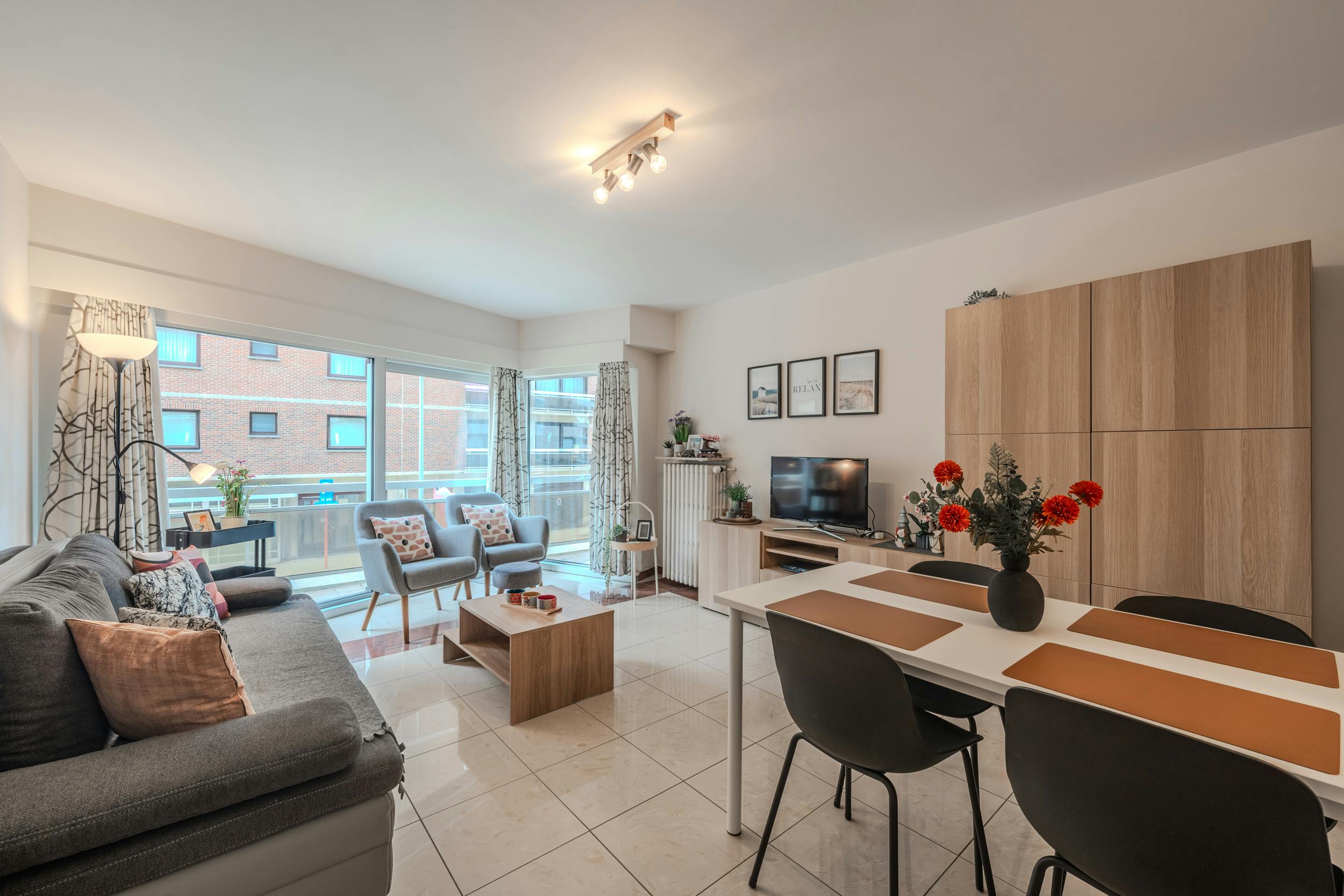 Lichtrijk éénslaapkamer appartement met zijdelings zeezicht! foto 2