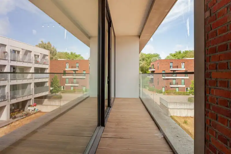 --- NIEUW --- Schitterend duplex-appartement (110m²) met 3 slaapkamers, terras en autostaanplaats nabij de Watersportbaan in Gent! foto 3
