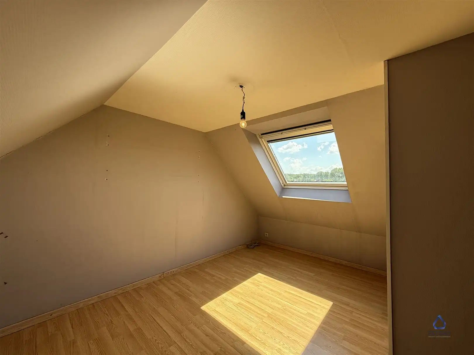 Ruime duplex te huur in centrum Sint-Lievens-Houtem foto 9