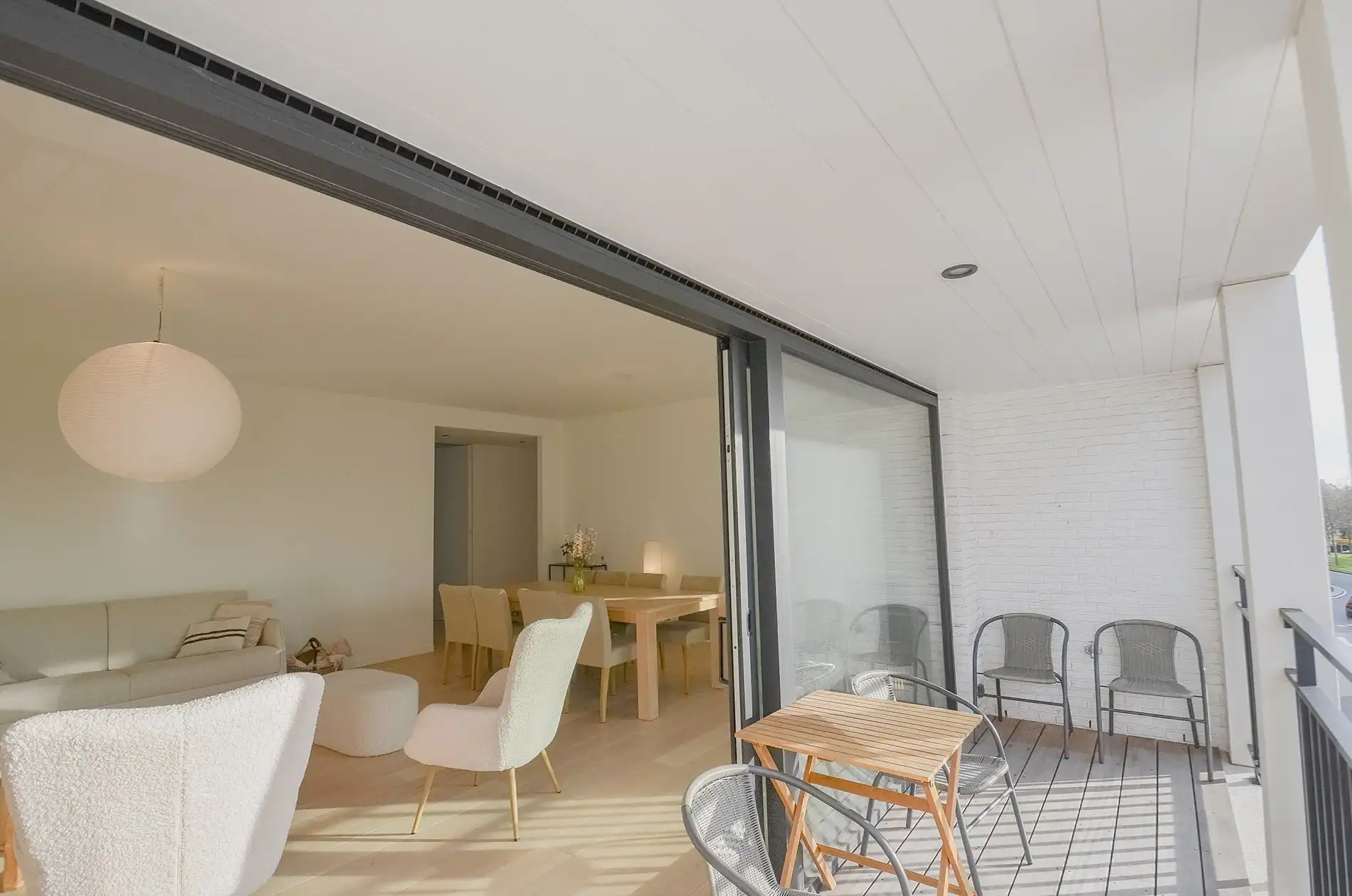 Appartement met gevelbreedte van ongeveer 5,2 meter en een ruim zonnig terras. foto 6