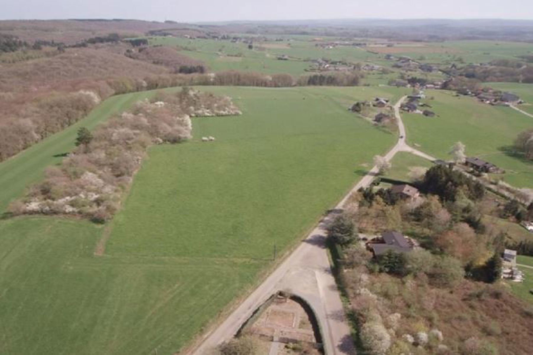 Percelen bouwgrond te koop in Durbuy foto {{pictureIndex}}