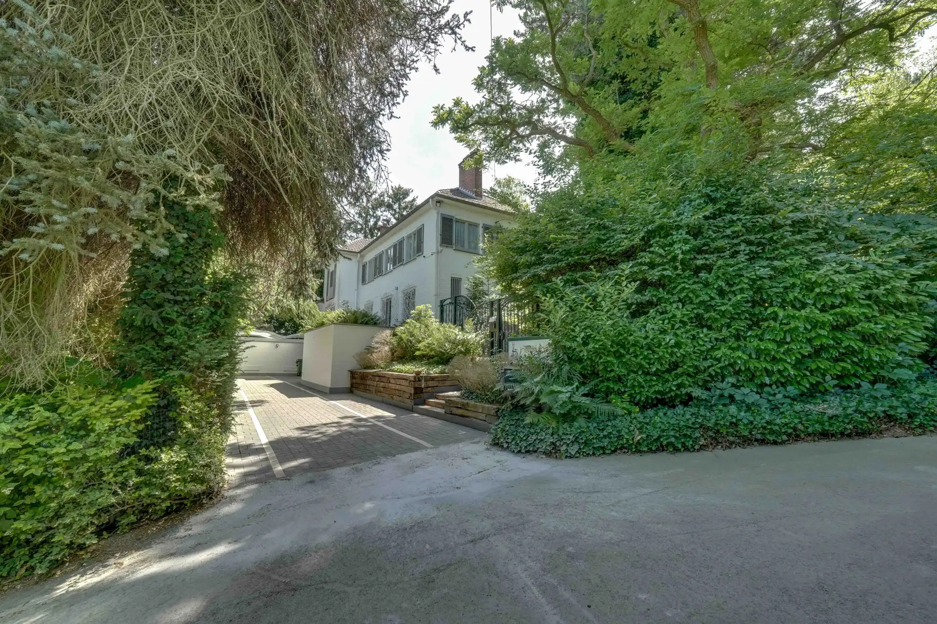 EXCLUSIEVE VILLA IN DOODLOPENDE STRAAT foto 70