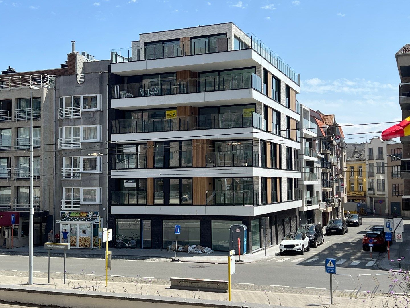 Nieuwbouwappartement met ruim terras foto {{pictureIndex}}