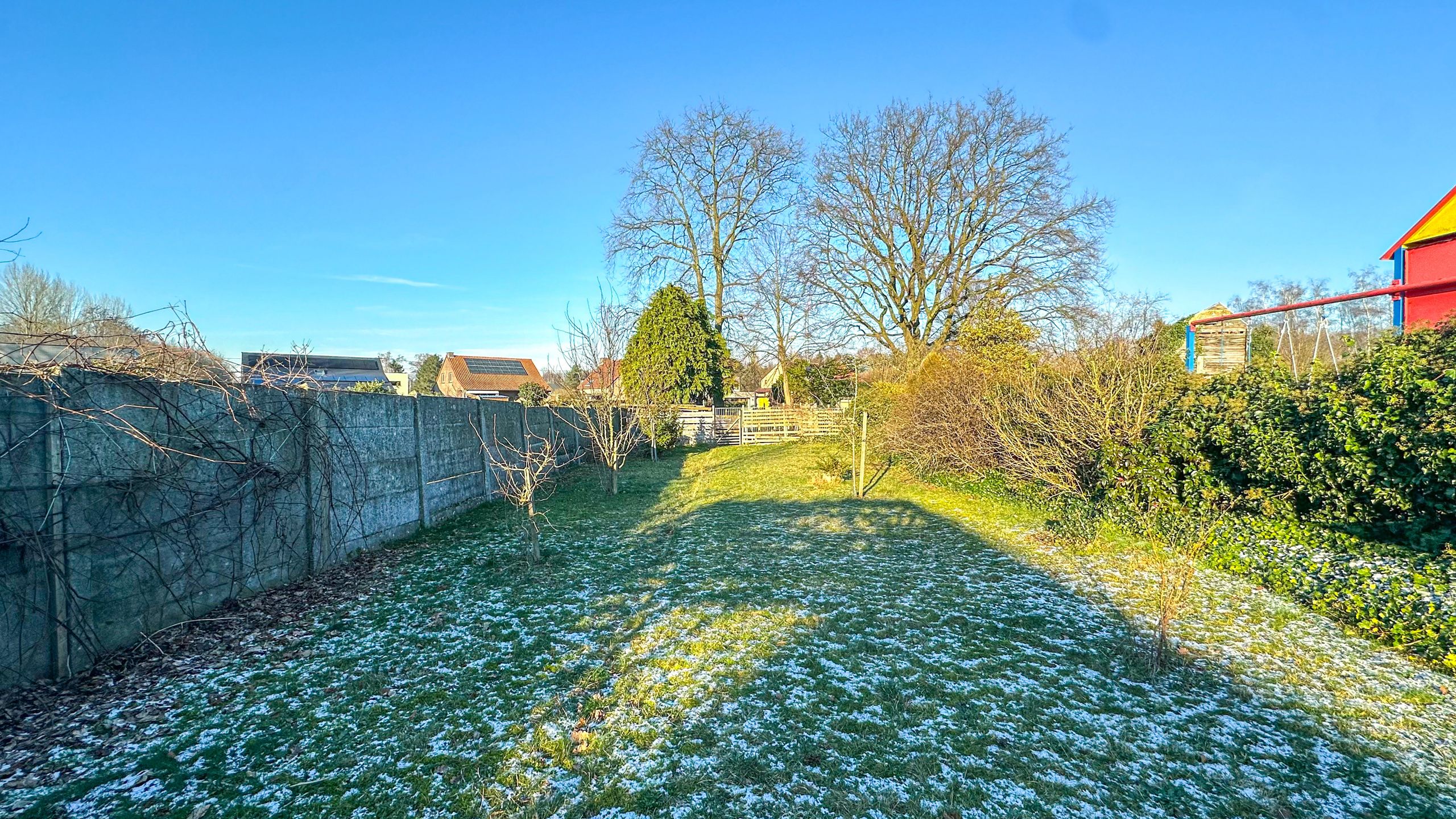 Half open gezinswoning, centraal gelegen, met 3 slaapkamers! foto 28