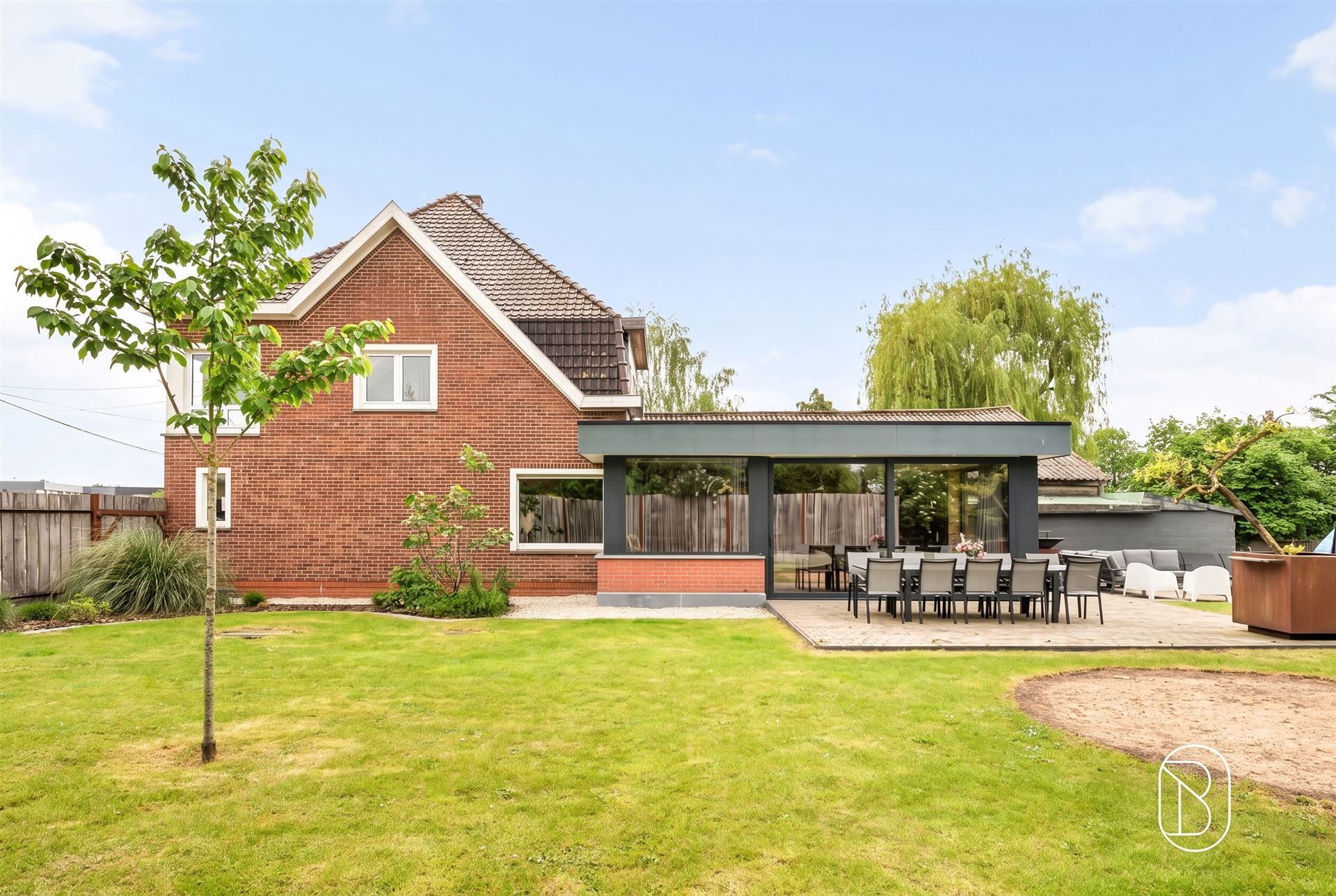 Instapklare woning met loods van 240 m² op topligging