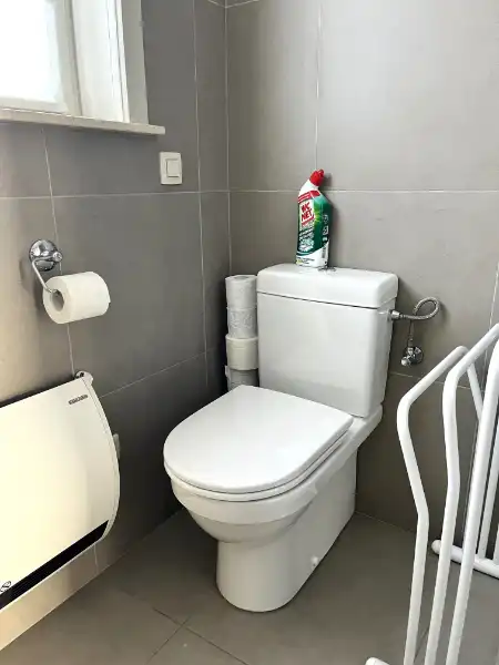 Vernieuwd 2-slaapkamer appartement, met staanplaats en kelderberging foto 10