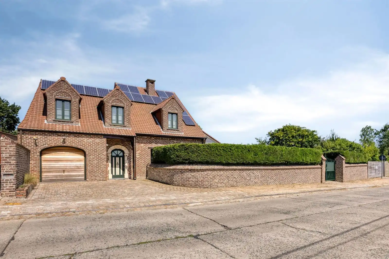 Woning met boomgaard te koop! foto 2