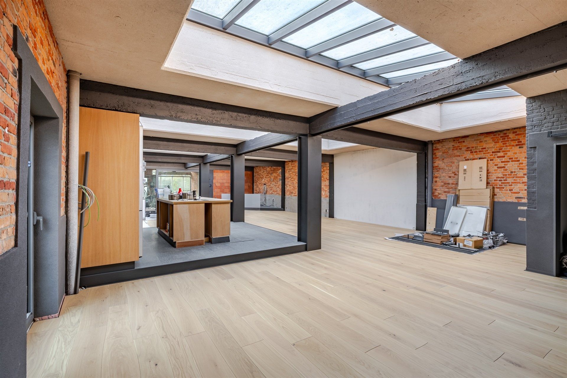 Unieke loft (290m²) met atelier, studio, tuin én magazijn (200m²) foto 5