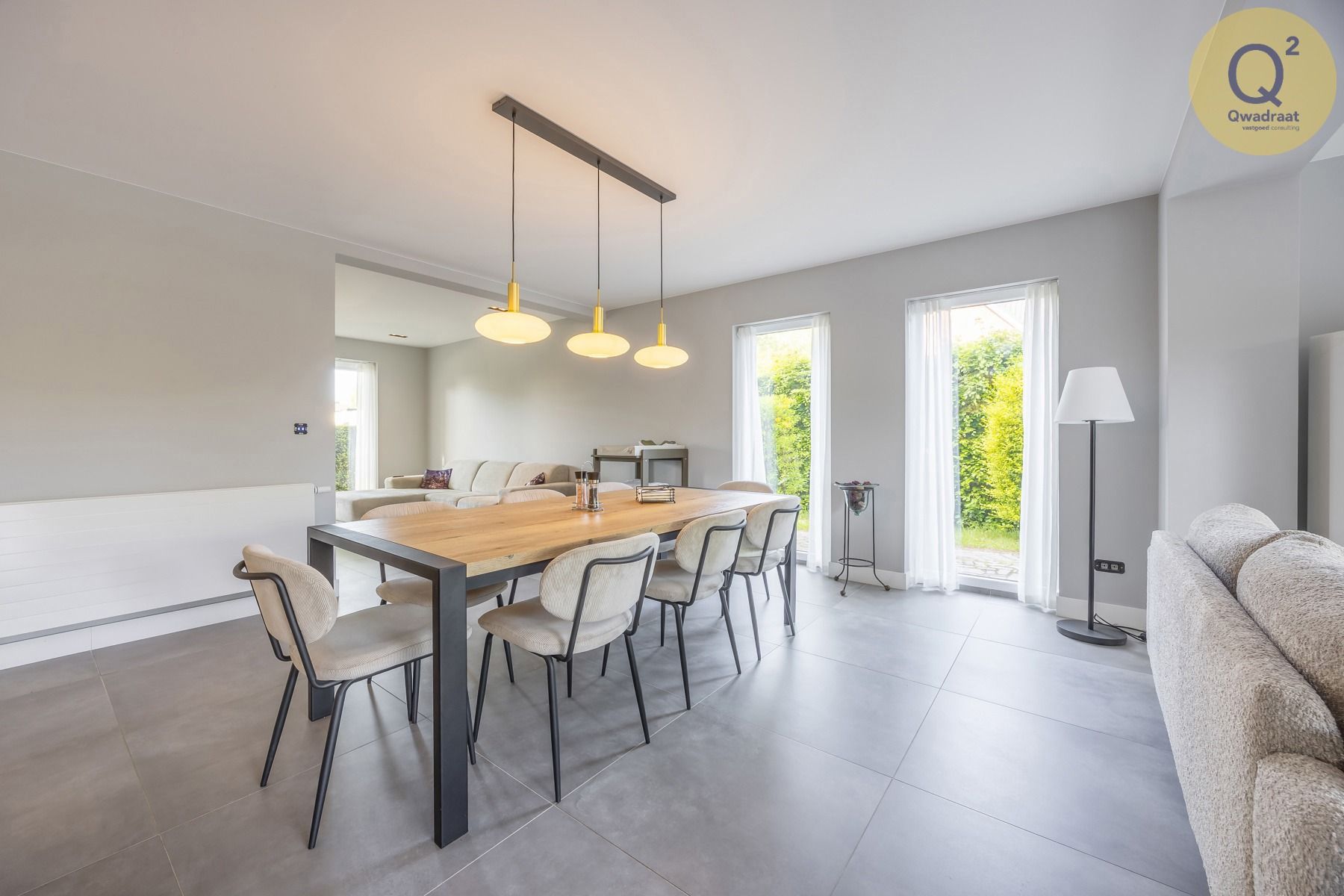 Ruime vernieuwde woning met 4 slpks en grote tuin foto 2