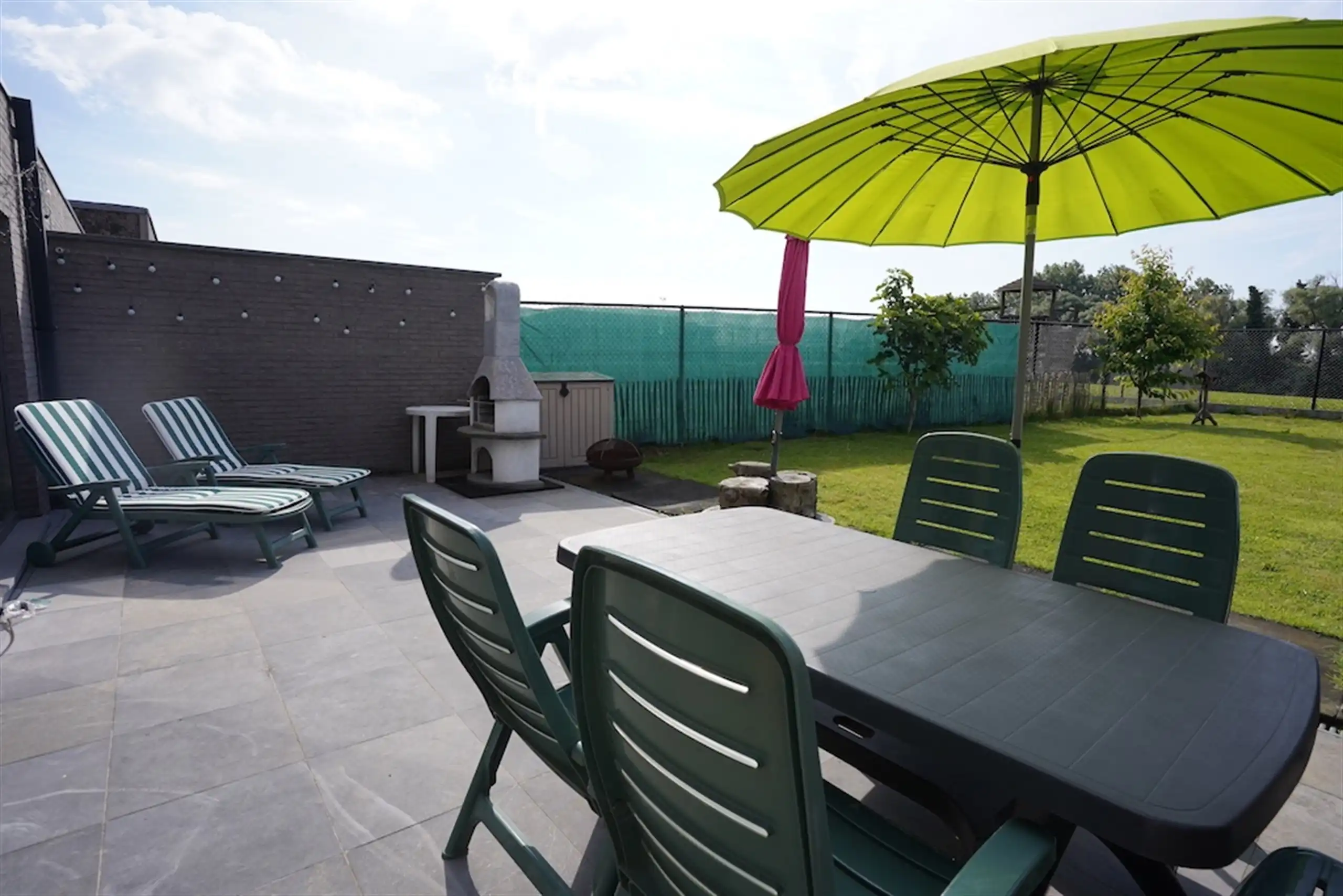 Jonge, verzorgde gezinswoning met tuin en garage foto 3