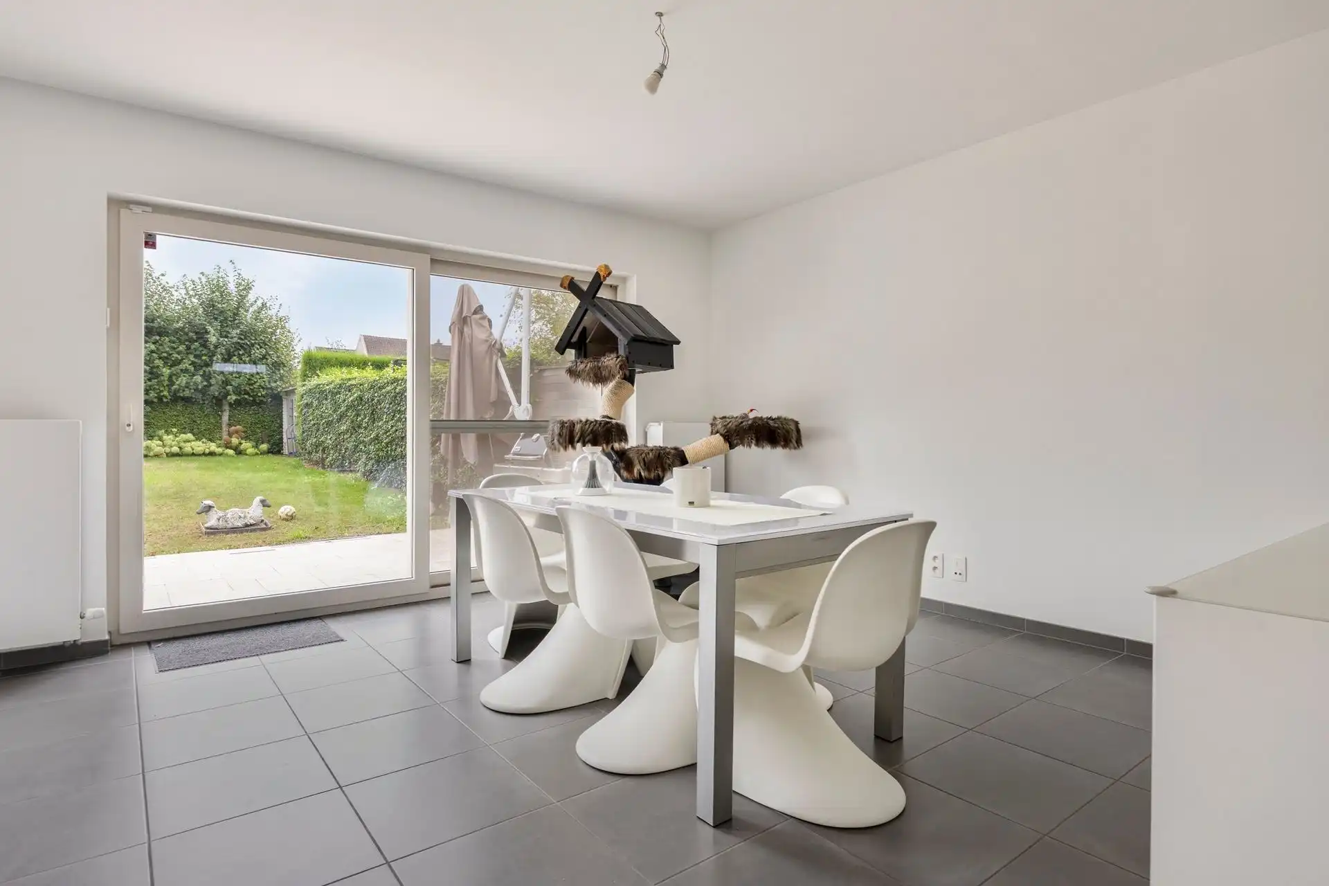 Charmante 2-gevel woning in perfecte staat foto 9