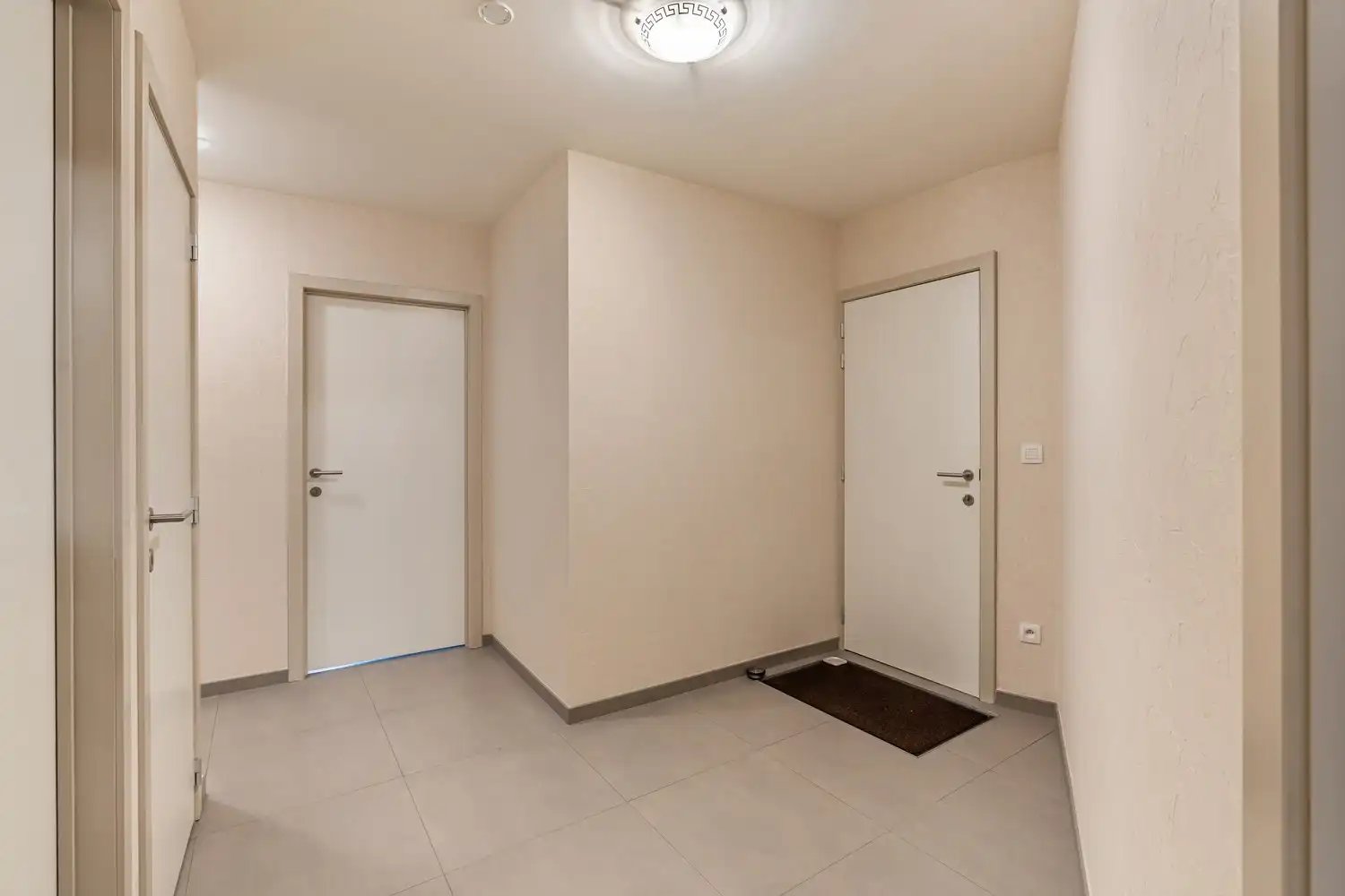 Modern, energiezuinig  appartement met 2 slaapkamers op top locatie! foto 4