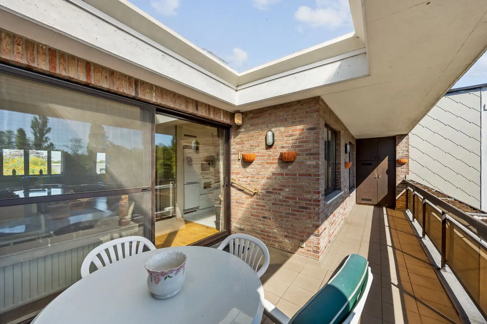 Zeer ruim appartement (mogelijkheid tot 3 slpks, nu 2) met zonnig terras. foto 10