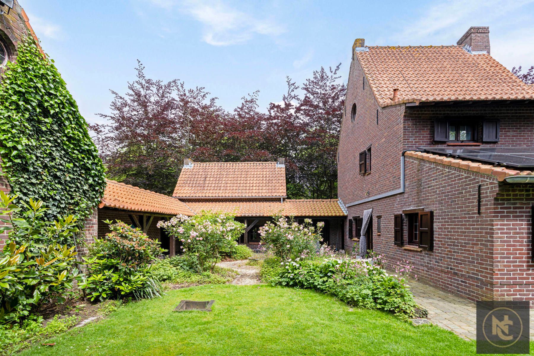 Uitzonderlijke villa met 6 slaapkamers en 2 garages foto 45