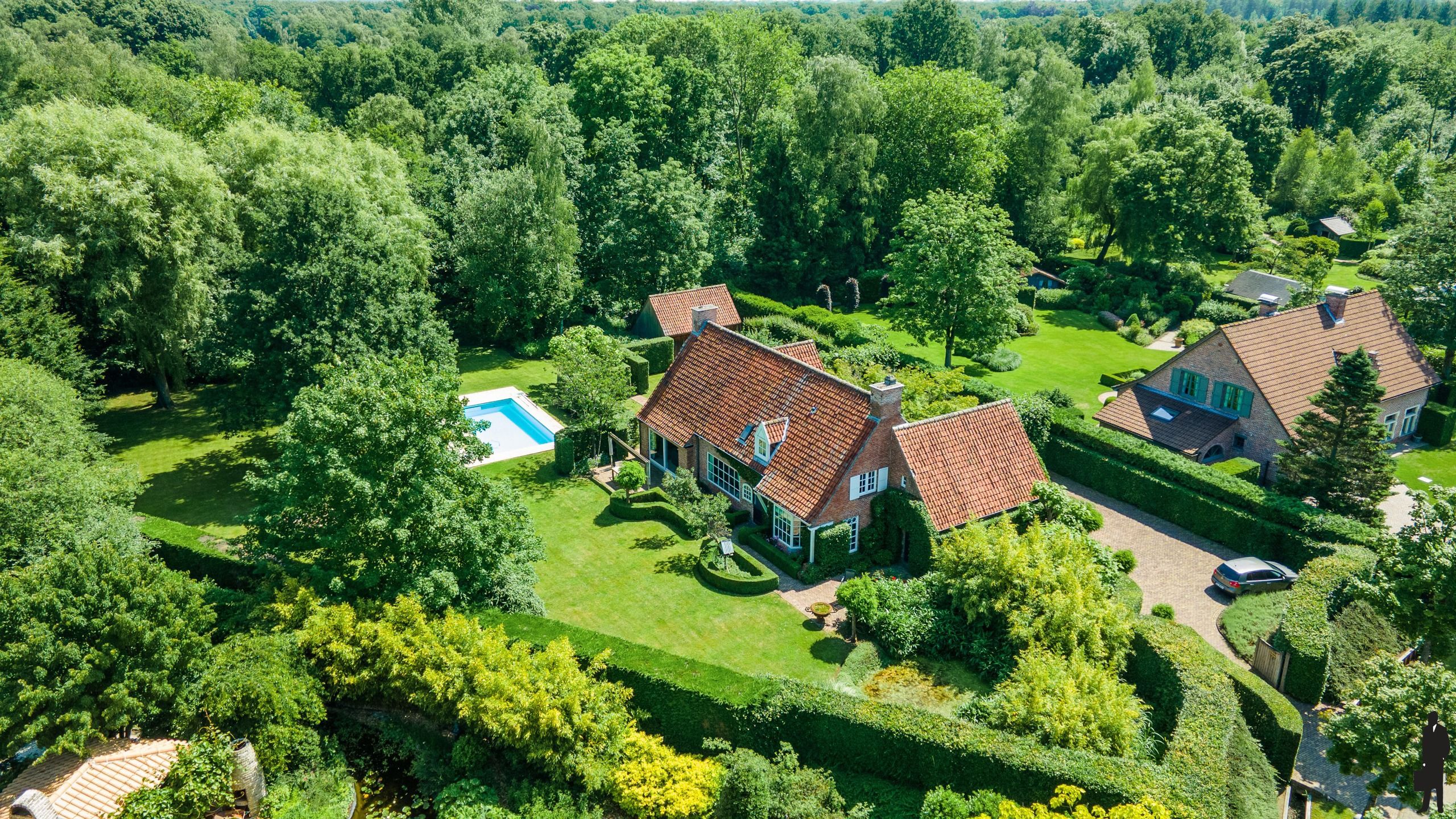 Authentieke villa grenzend aan natuurgebied foto {{pictureIndex}}