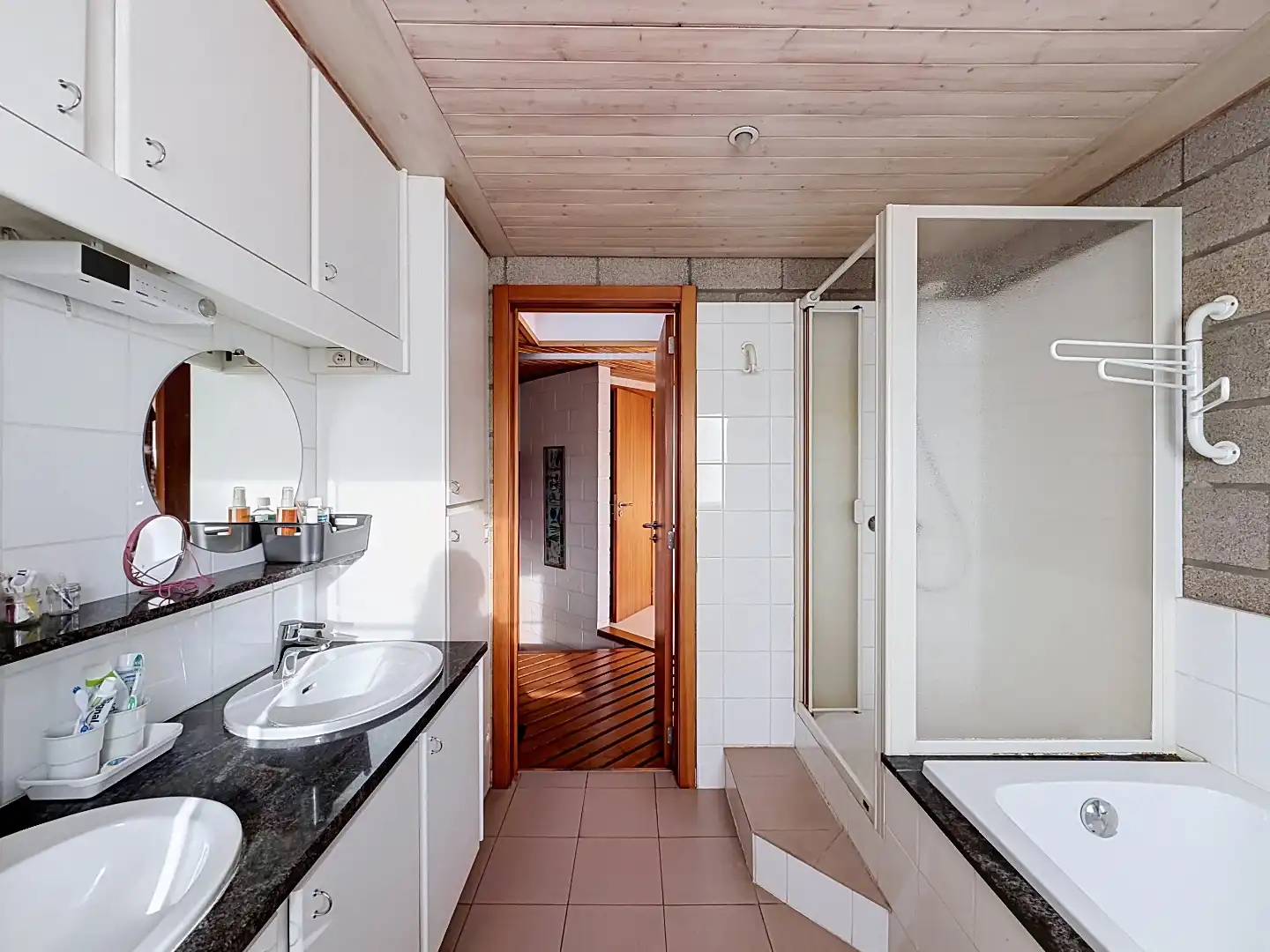 Karaktervolle vrijstaande woning op een prachtig groen perceel foto 21