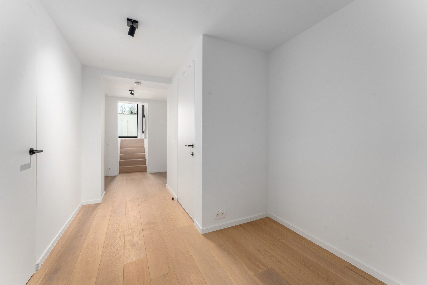 Schitterend villa-appartement aan het van Duyseplein foto 13