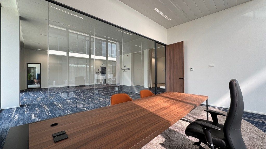 Instapklaar en ingericht kantoor te huur vlakbij E19 in Kontich foto 7