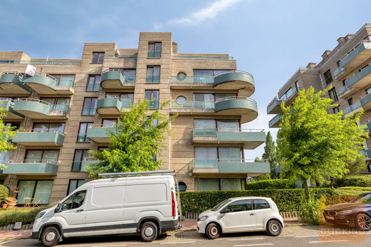 Stijlvol appartement met 2 slaapkamers en parkeerplaats foto 6