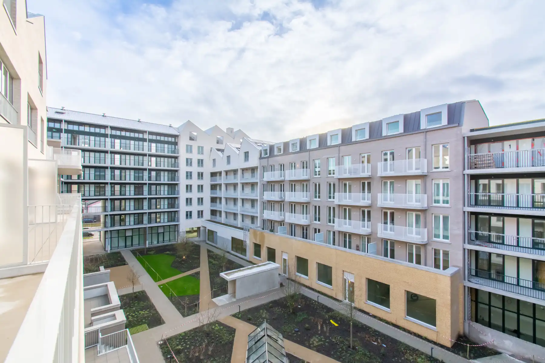 Lichtrijk nieuwbouwappartement met 2 slaapkamers en terras foto 5