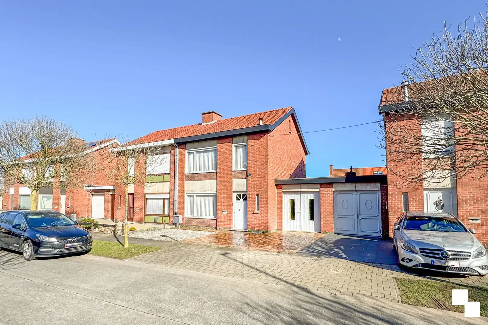 Hoofdfoto van de publicatie: Rustig gelegen woning met garage te Kachtem