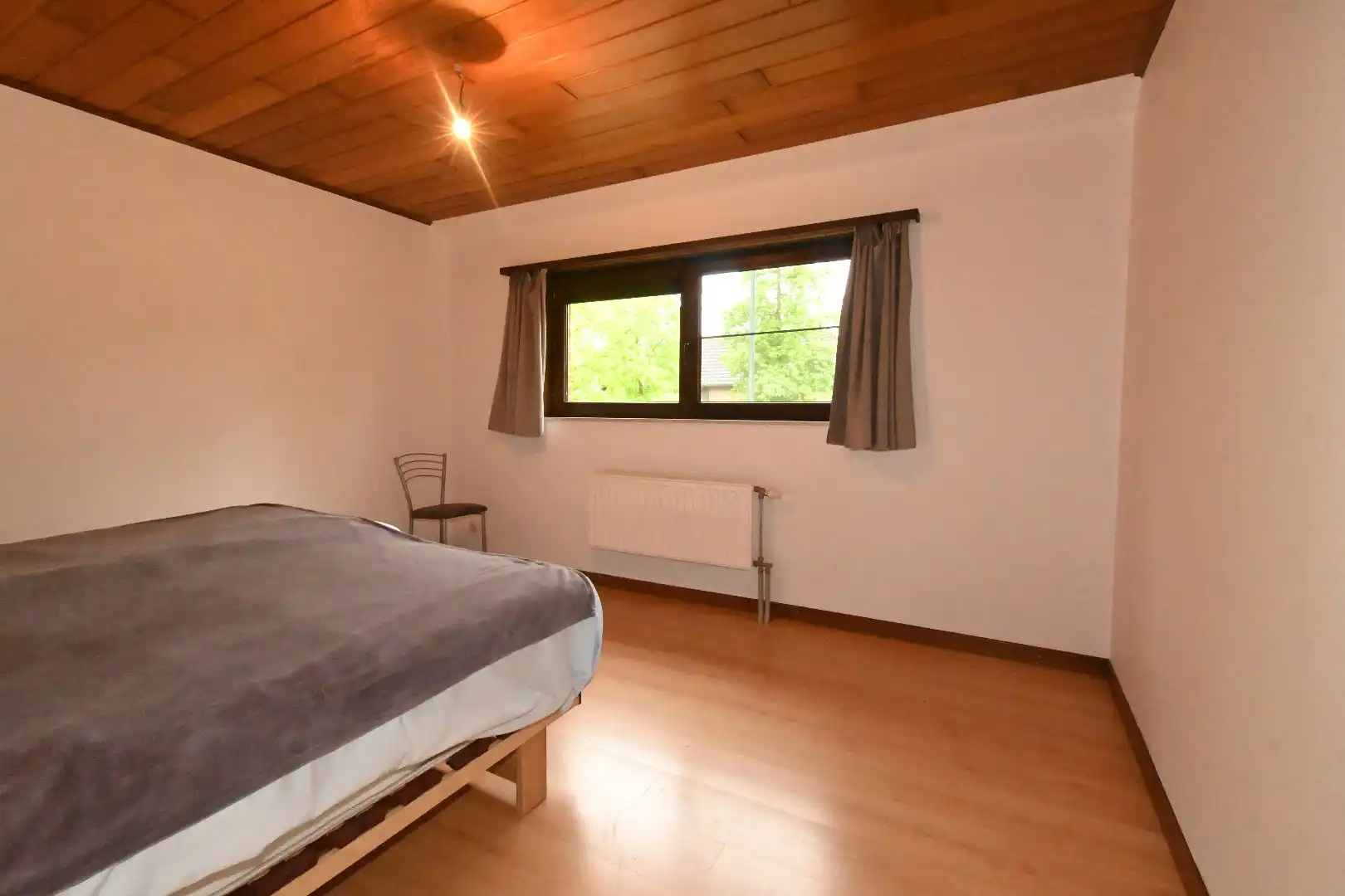 Ruime halfopen woning met parkeerplaats en tuin  foto 20