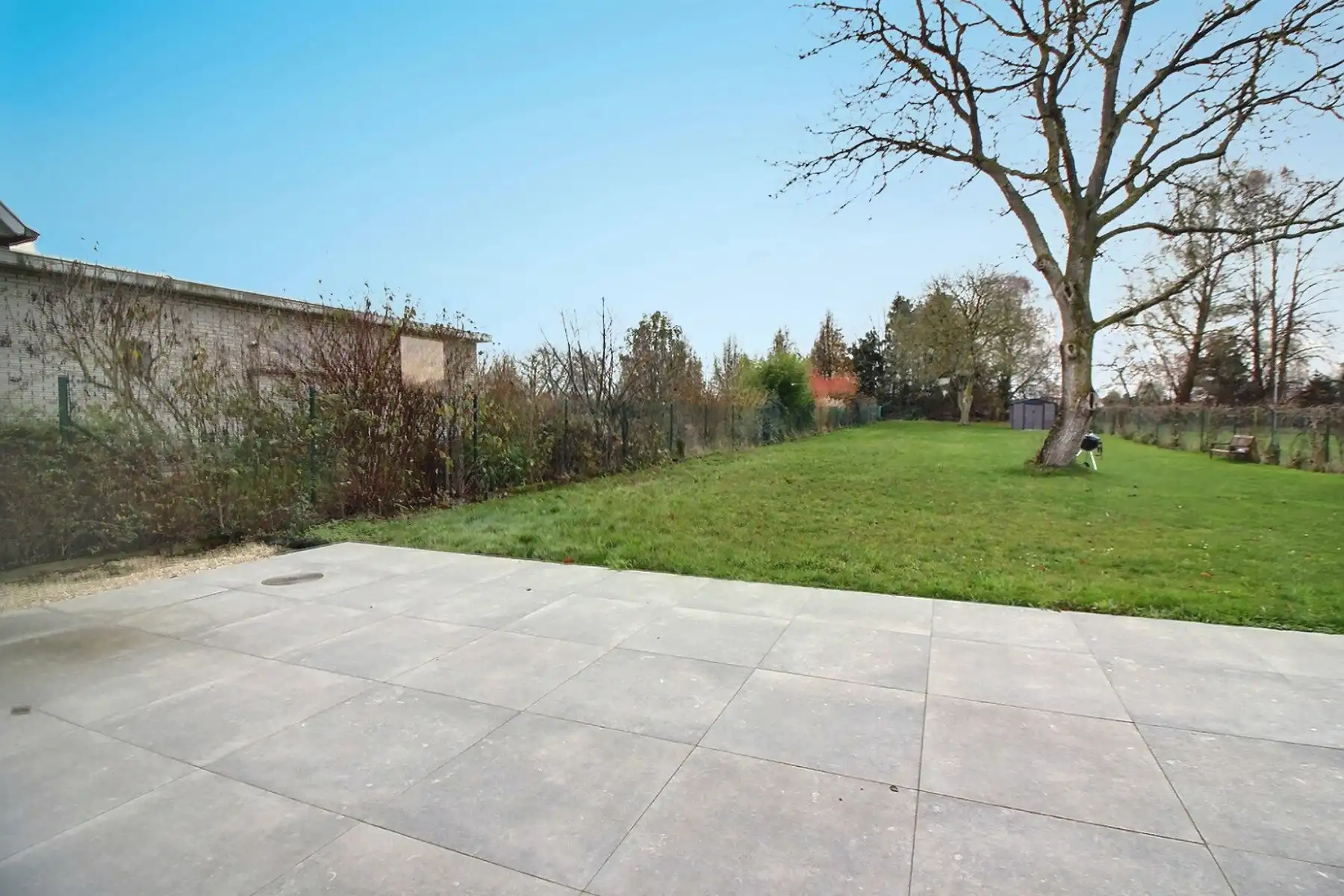 Riante woning met 4 kamers en grote tuin foto 7