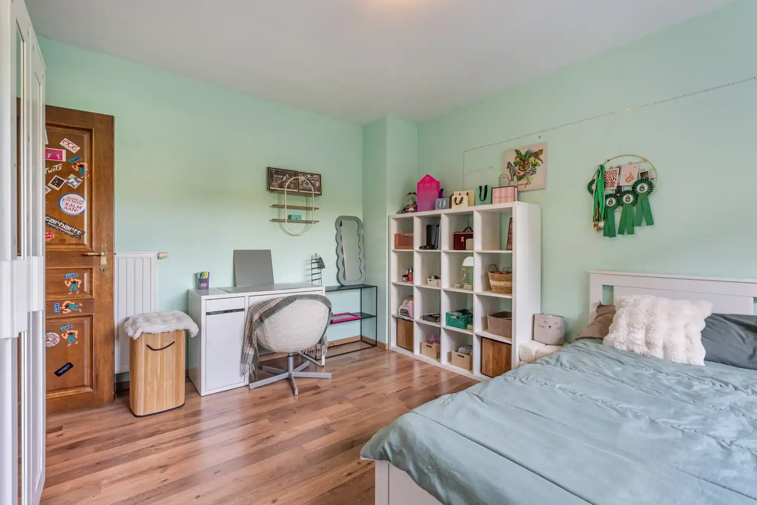 Goed gelegen, halfopen en energiezuinige woning met 3 slaapkamers, een bureau en een oprit met een garage te Kessel-Lo! foto 14