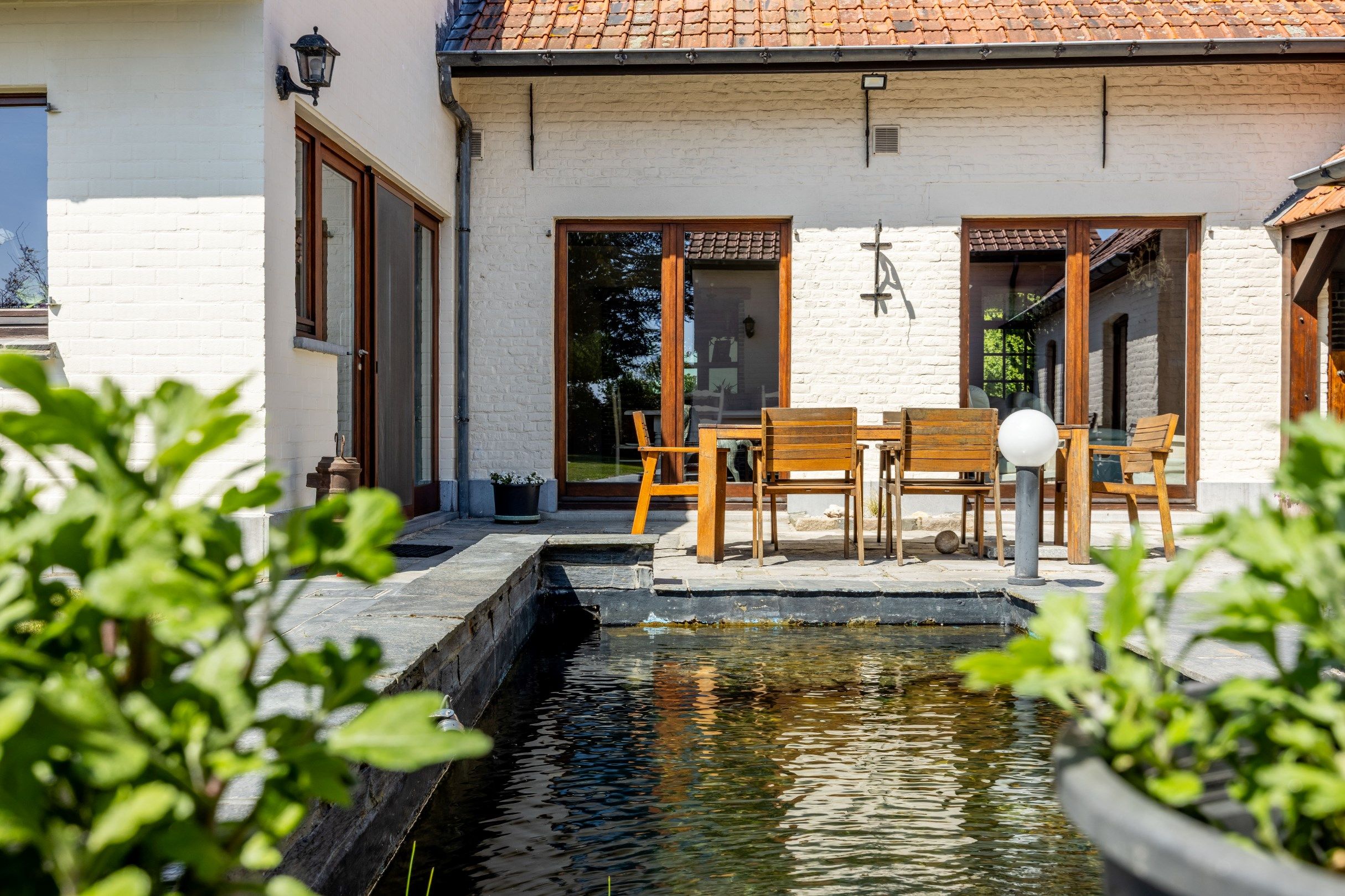 CHARME LANDHUIS  GELEGEN OP 1534 M² foto 2