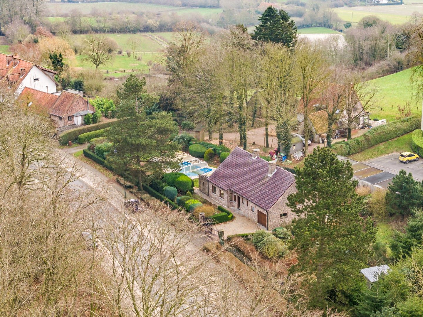 Ruime charmante villa met mooie tuin. Opp 1549m². foto 22