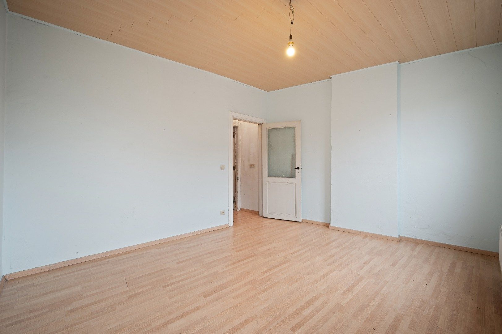 Te renoveren rijwoning te Tienen op wandelafstand van station foto 11