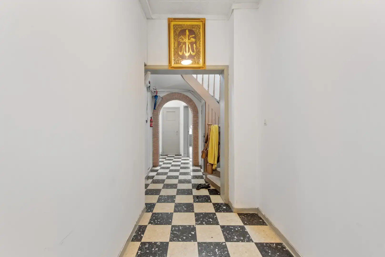 Polyvalente rijwoning met grote handelsruimte te Tienen foto 4