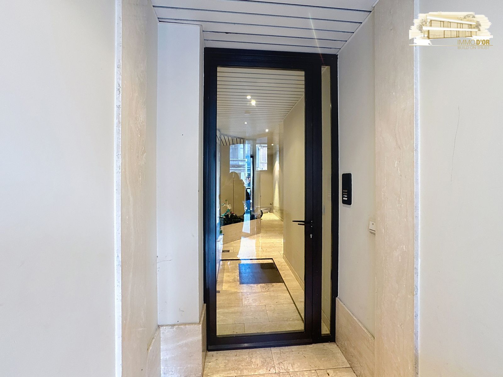 Ruim Appartement met 3 slaapkamers in het centrum van Brasschaat foto 14