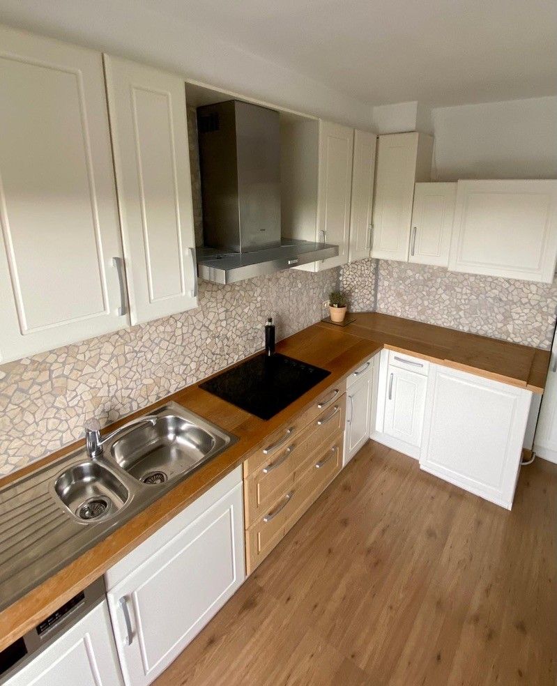 Genk, Zonneweeldelaan 21/25. Instapklaar, ruim appartement (100 m2) met 3 slaapkamers, ruim terras en kelderberging. foto 4