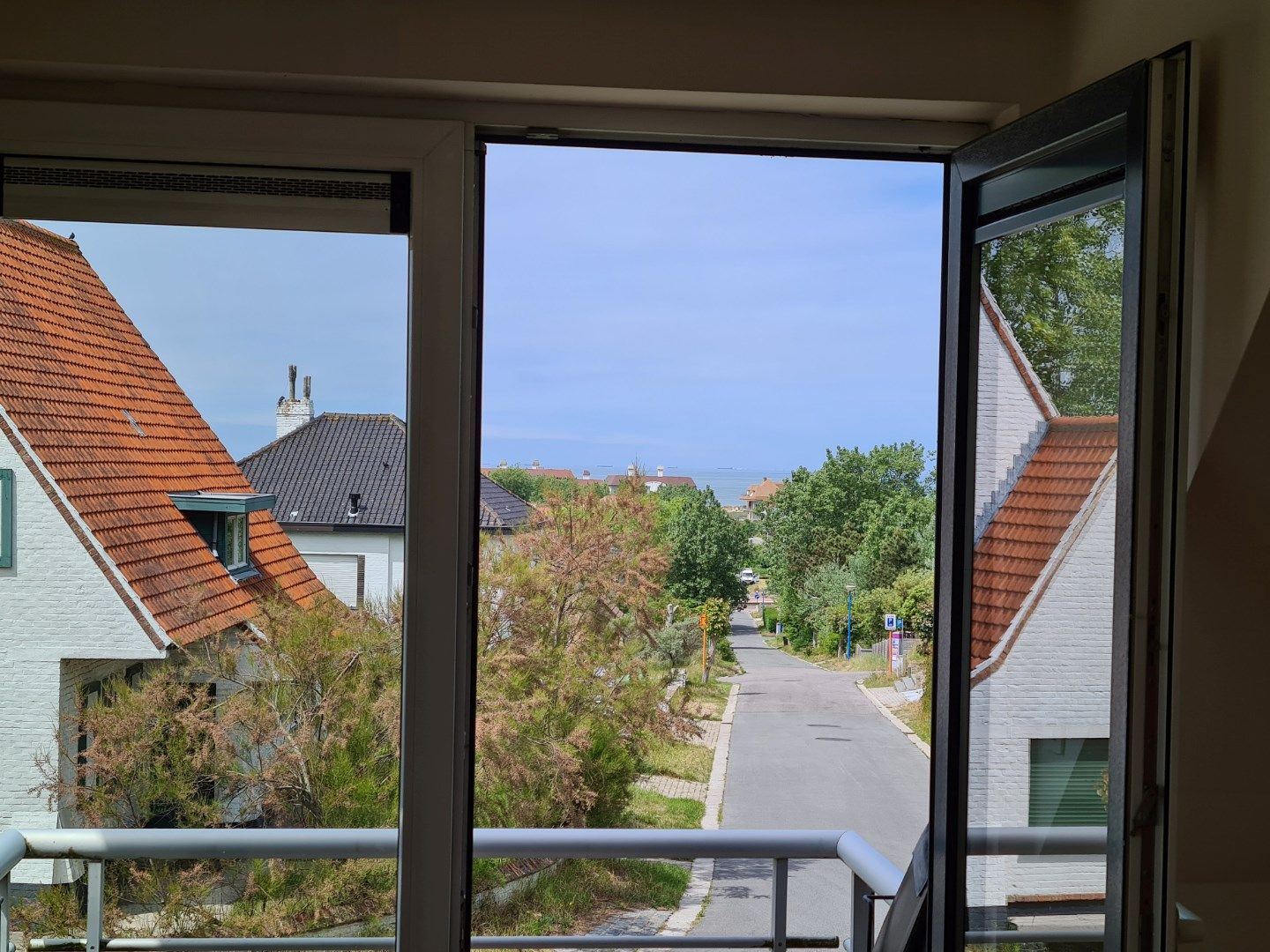 Ruim en lichtrijk duplex appartement met garage foto 5