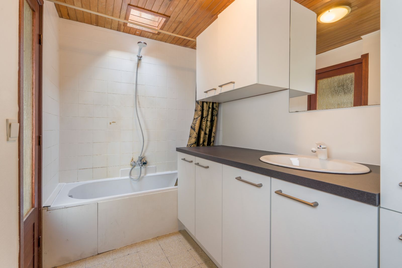 Gezellige woning met 4 slaapkamers foto 8