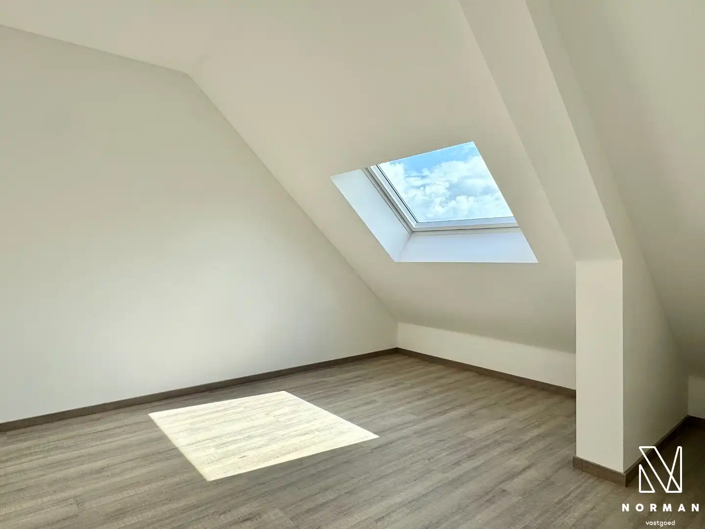 Grote woning met 4kamers, 2 badkamers,... foto 19