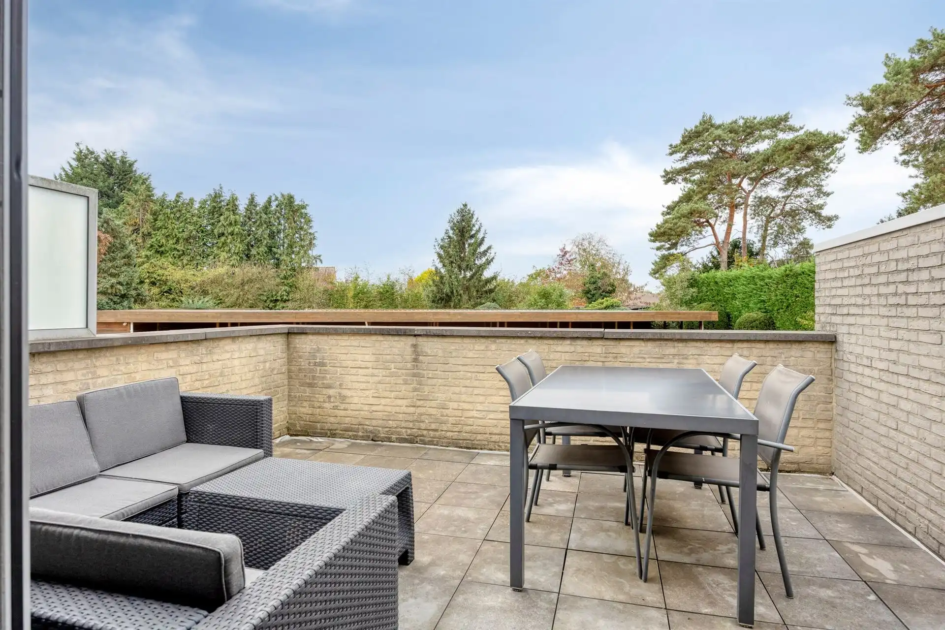 Instapklaar appartement met ruim terras én autostaanplaats! foto 7