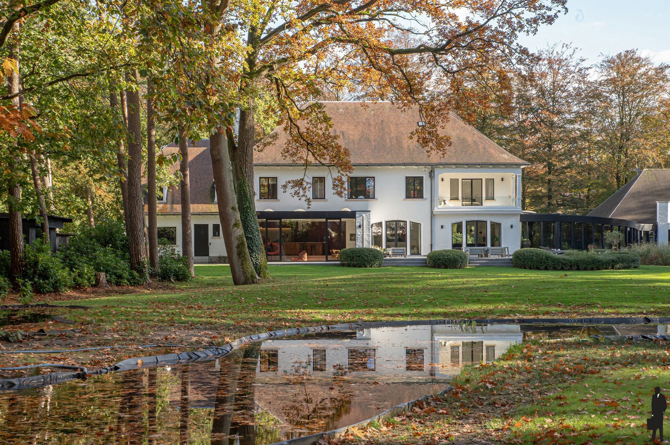Prachtige recent totaal gerenoveerde villa op ca. 9.568 m² foto 36