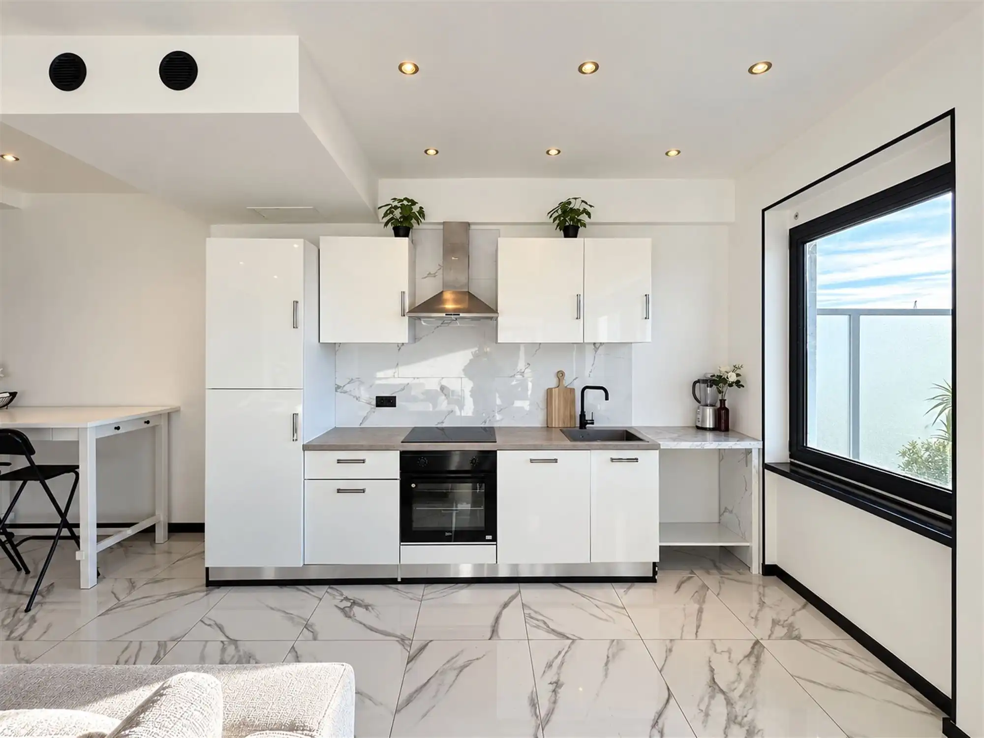Stijlvol gemeubeld appartement met groot terras aan de Noorderlaan  foto 6