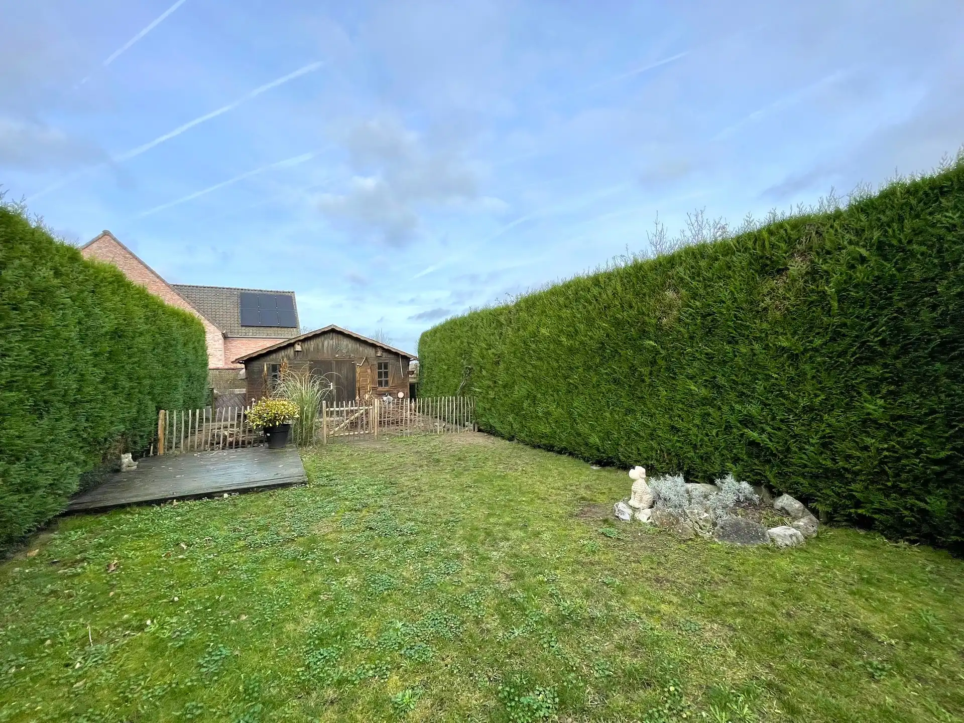 HOB |2 SLAAPKAMERS |TUIN | CARPORT | 515 m² foto 3