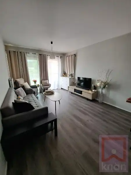 Instapklaar 1-slpk appartement met terras, autostaanplaats en grote kelderberging. foto 2