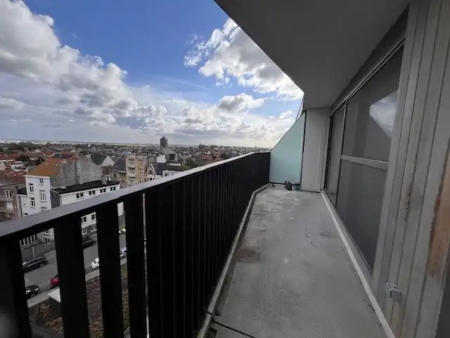 Mooi appartement met 1 slaapkamer in residentie met enorm zonneterras. Bouwjaar 2014. Erfpachtformule. foto 2