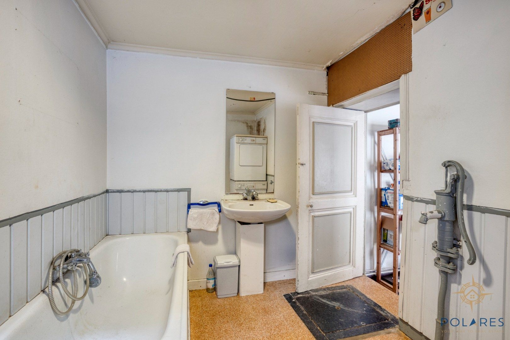 Goed gelegen, te renoveren rijwoning in centrum Hoegaarden foto 10