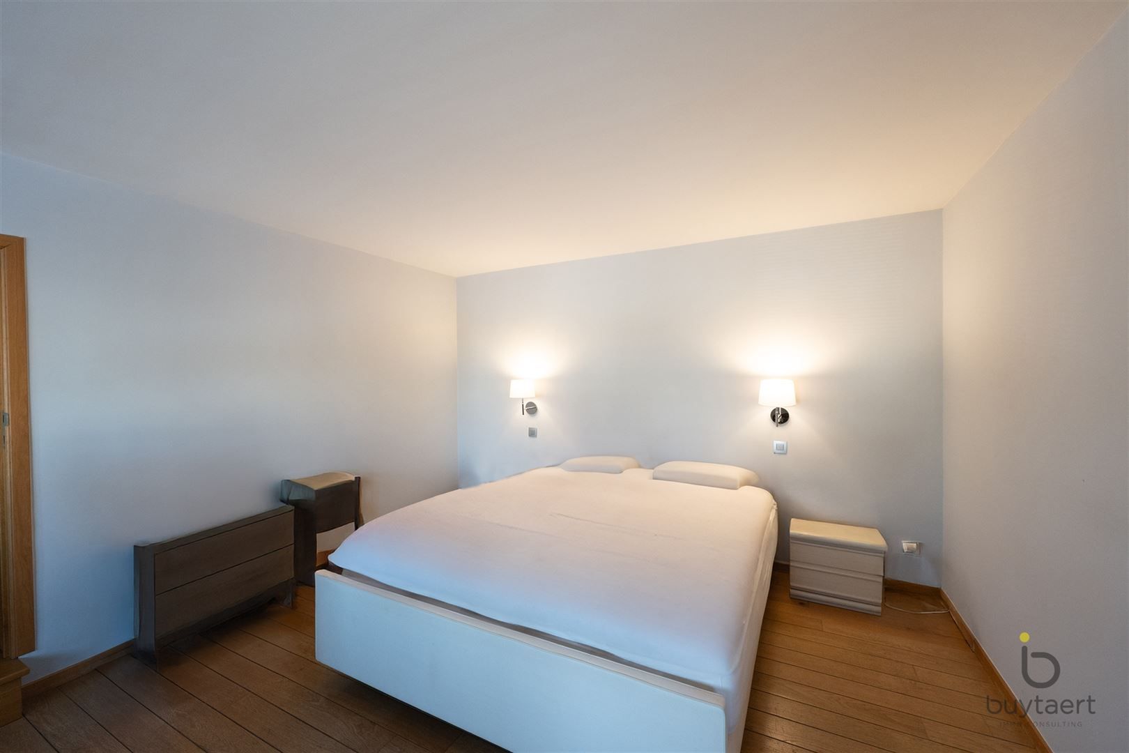 Villa met praktijk of  kangoeroewoning en Zuid - West tuin. foto 22