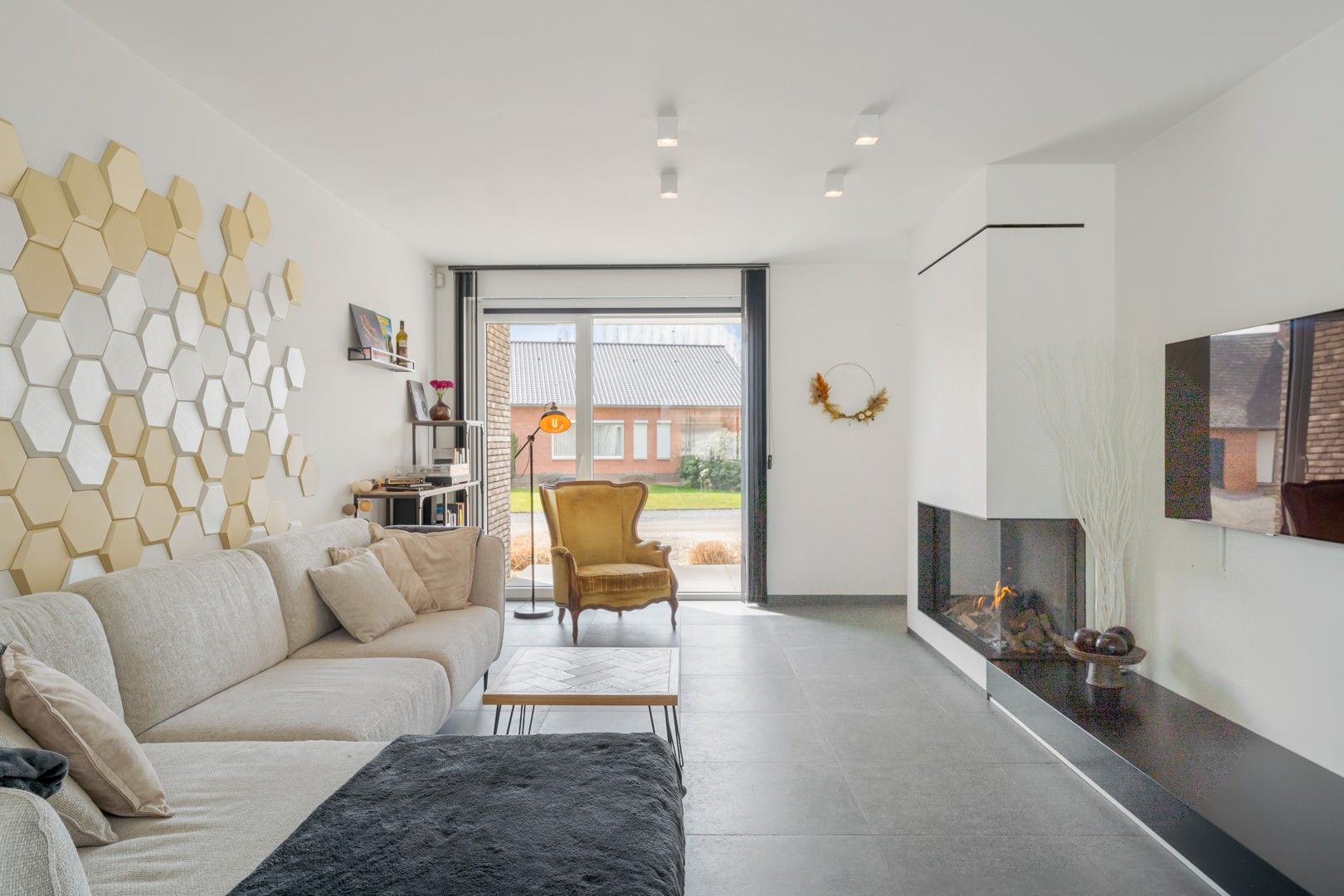 INSTAPKLARE MODERNE WONING MET PRACHTIG VRIJ ZICHT IN ALKEN foto 6