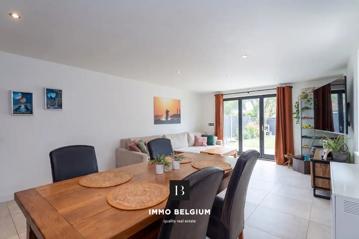 3 slaapkamer appartement met zonnig terras nabij het centrum foto 6
